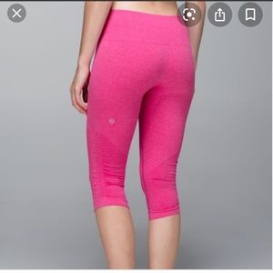 Lululemon In the Flow crops